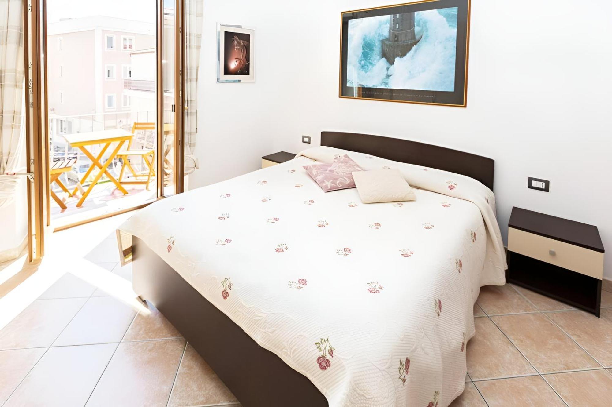 Splendido Appartamento In Pieno Centro Dell'Isola La Maddalena  Dış mekan fotoğraf